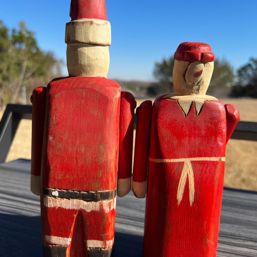 Wolf Creek  Folk Art Santa & Mrs Claus Figure Hand Carved & Painted Wood - Picture 13 of 15